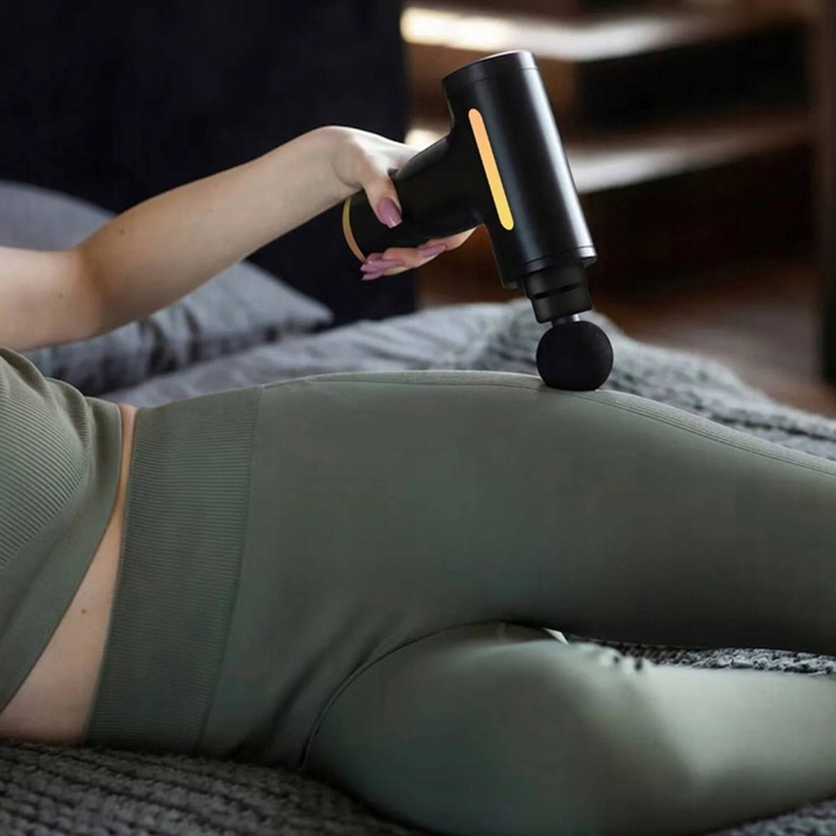 PISTOLET DO MASAŻU PLECÓW CIAŁA STÓP 4 KOŃCÓWKI MASAŻER MASSAGE GUN DUŻY