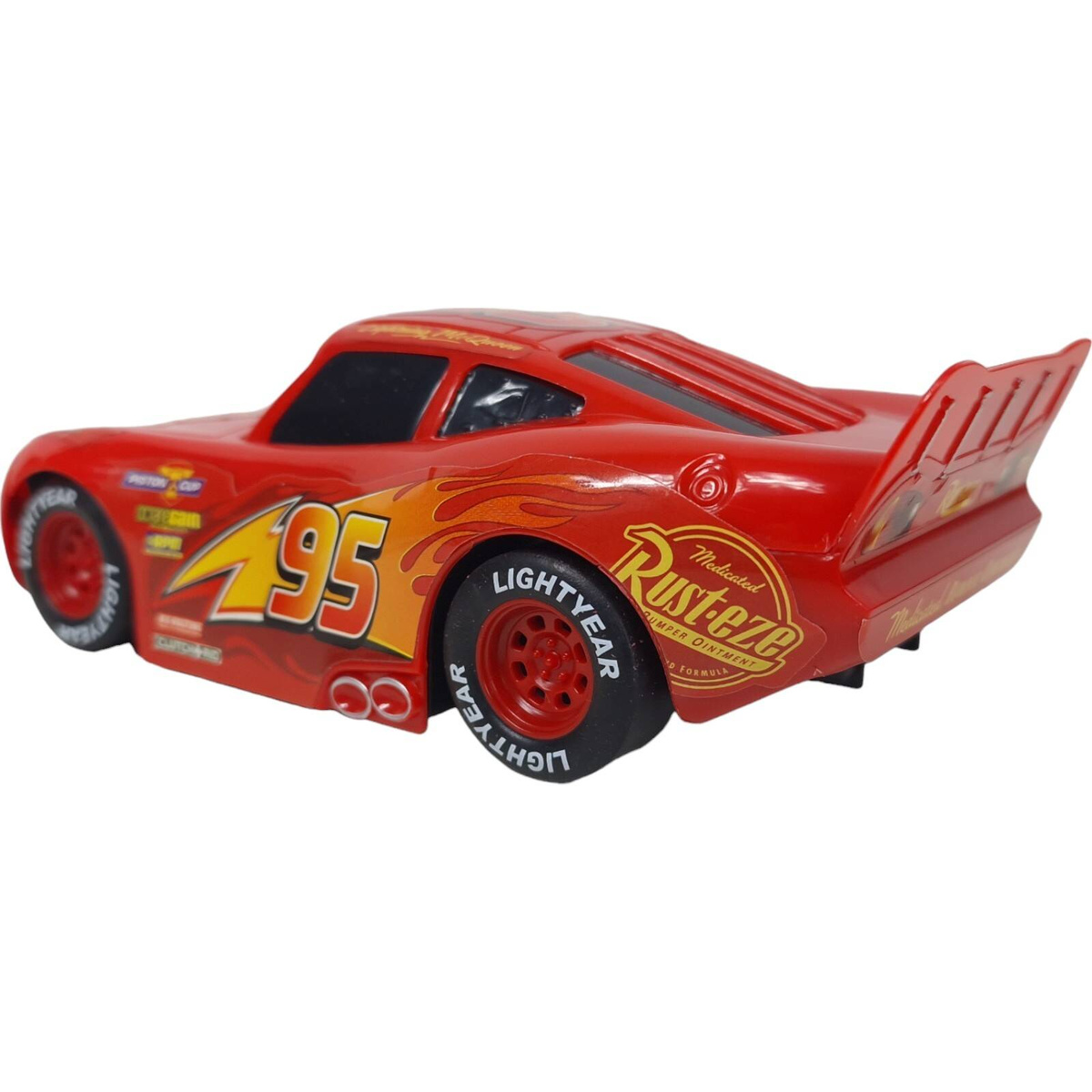 CARS AUTA ZYGZAK McQUEEN RC SAMOCHÓD ZDALNIE STEROWANY NA PILOTA 17CM