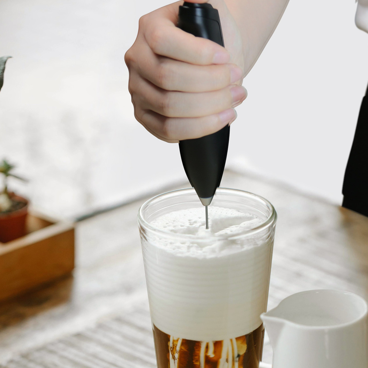 ELEKTRYCZNY SPIENIACZ DO MLEKA PIANKI JAJEK KAWY MINI MIKSER UBIJACZ RĘCZNY