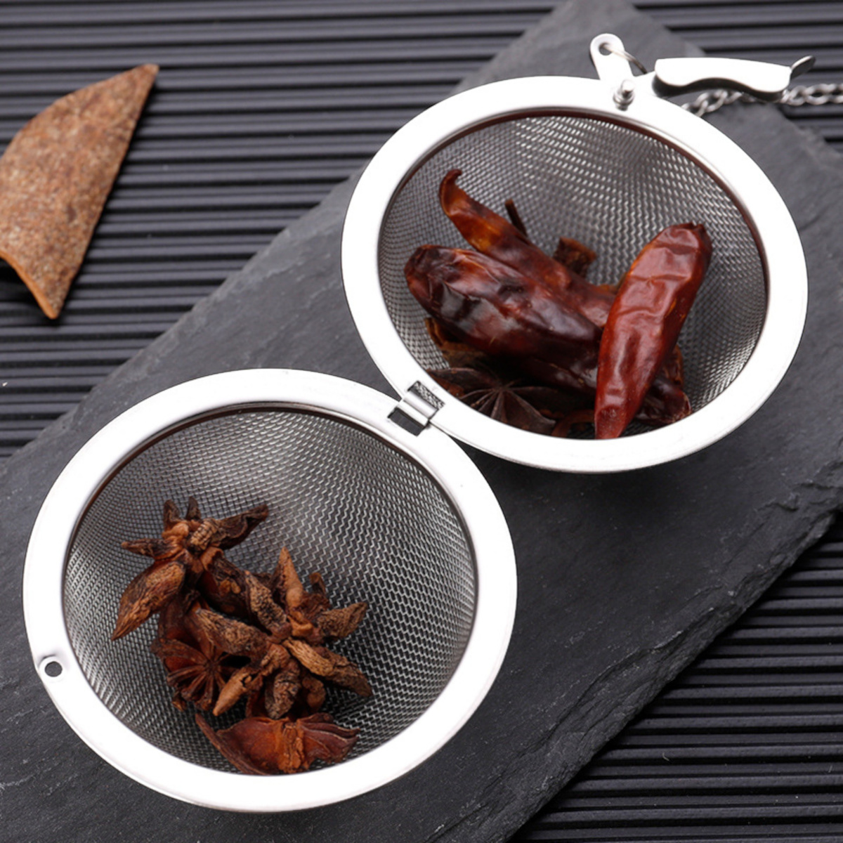 ZAPARZACZ DO HERBATY METALOWY KULKA Z ŁAŃCUSZKIEM UCHWYT DO ZIÓŁ KOSZYCZEK