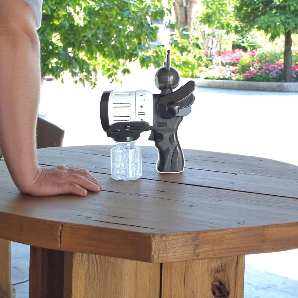 PISTOLET DO BANIEK MYDLANYCH KUROMI AUTOMAT BAŃKI MYDLANE PŁYN WYRZUTNIA