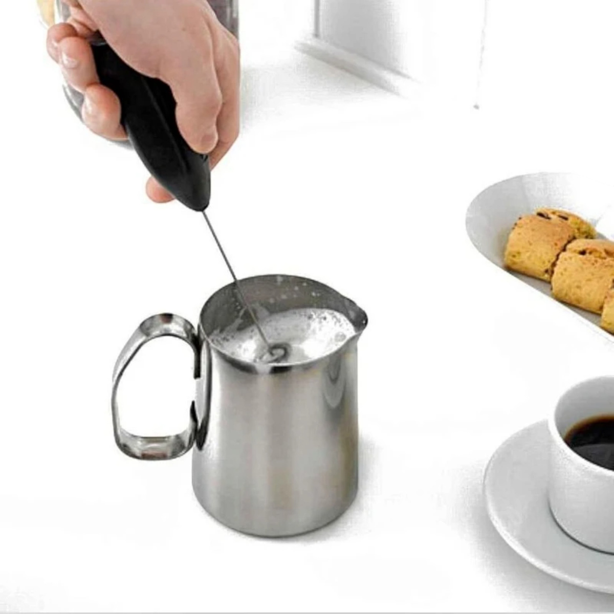 ELEKTRYCZNY SPIENIACZ DO MLEKA PIANKI JAJEK KAWY MINI MIKSER UBIJACZ RĘCZNY