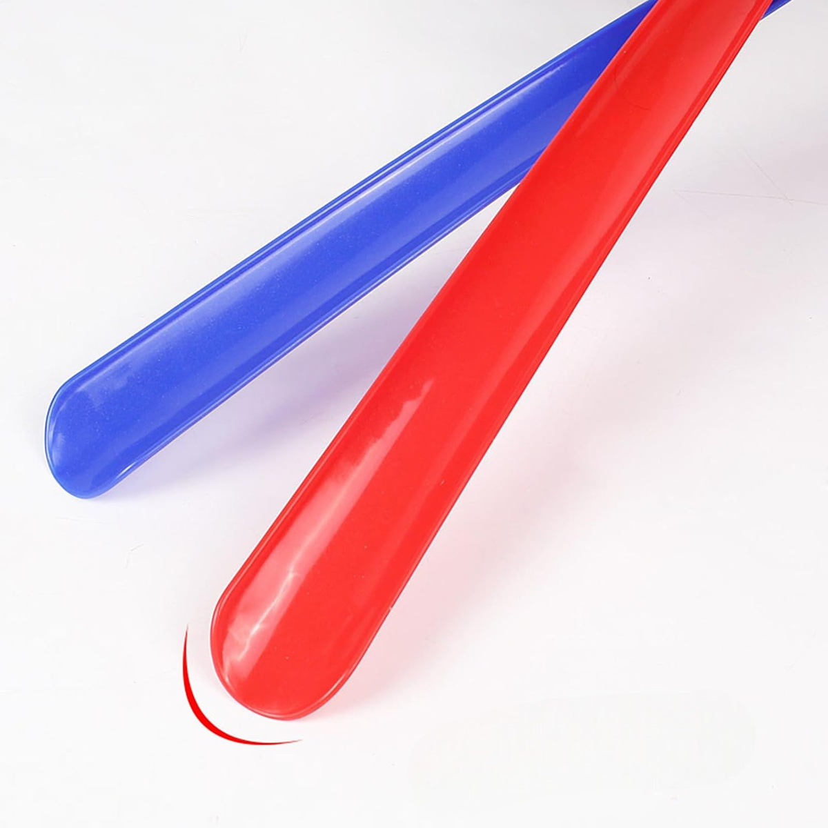 ŁYŻKA DO BUTÓW KIJ DO BUTÓW DŁUGA KOLOROWA PLASTIKOWA 43CM Z HACZYKIEM