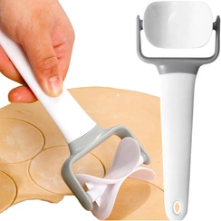 MASZYNKA DO PIEROGÓW FOREMKA WYKRAWACZ DO LEPIENIA PIEROGI USZKA Z RĄCZKĄ