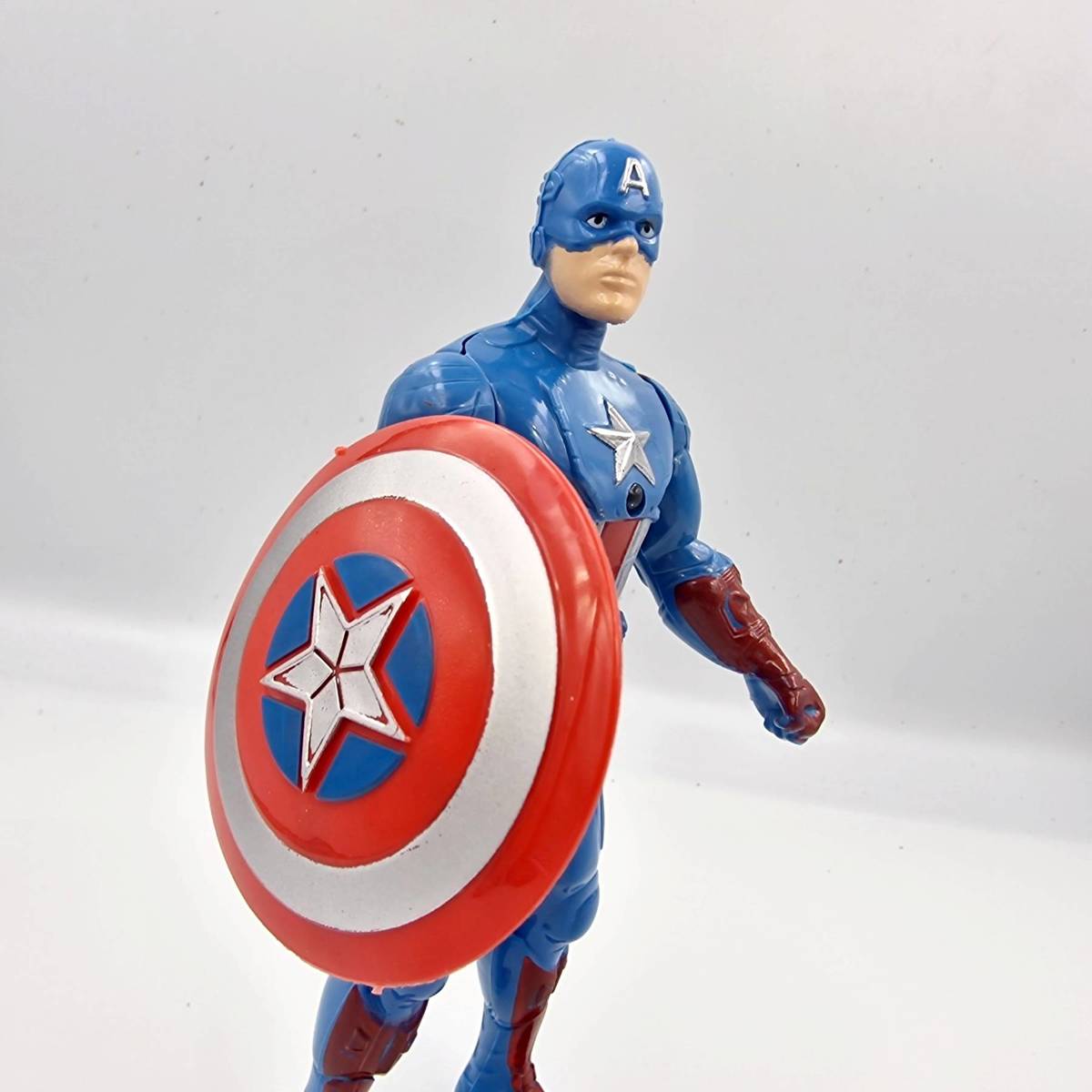 AVENGERS - ZESTAW 5 FIGUREK SUPERBOHATERÓW + AKCESORIA MARVEL